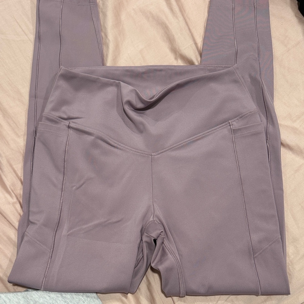 Pink active wear leggings